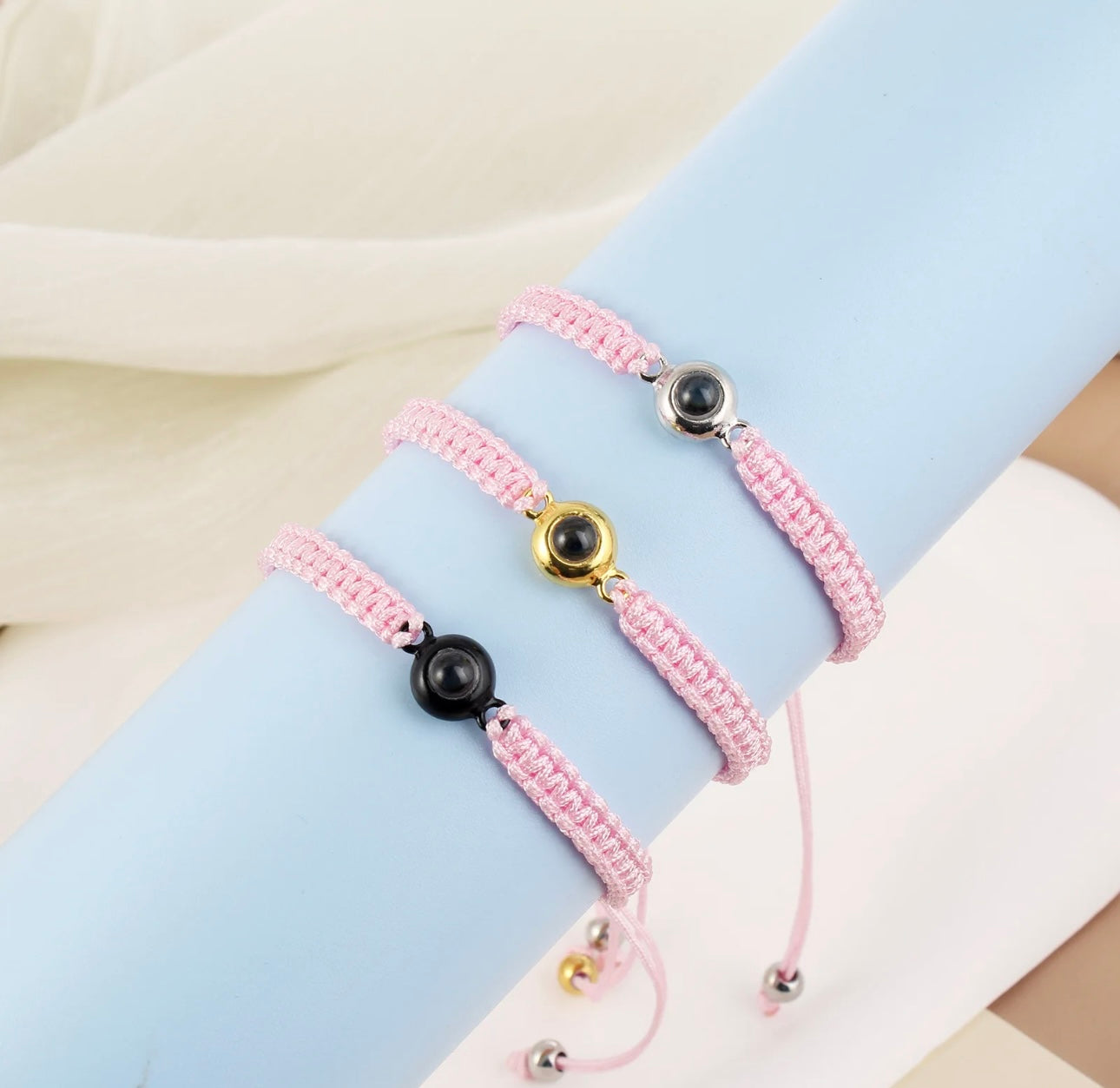 Thread Photo Projection Bracelet
